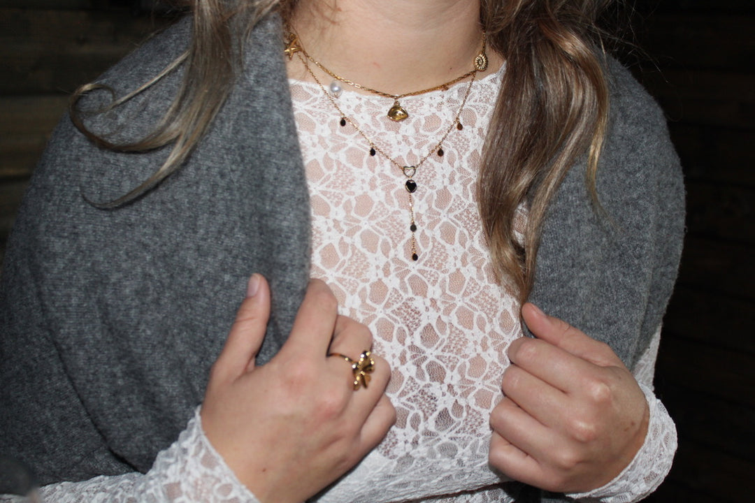 Shell necklace gold