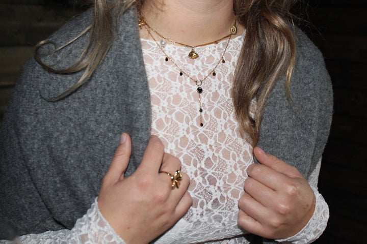 Shell necklace gold